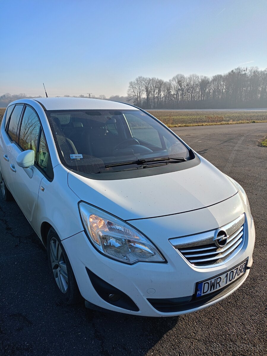 Opel Meriva B 2011r