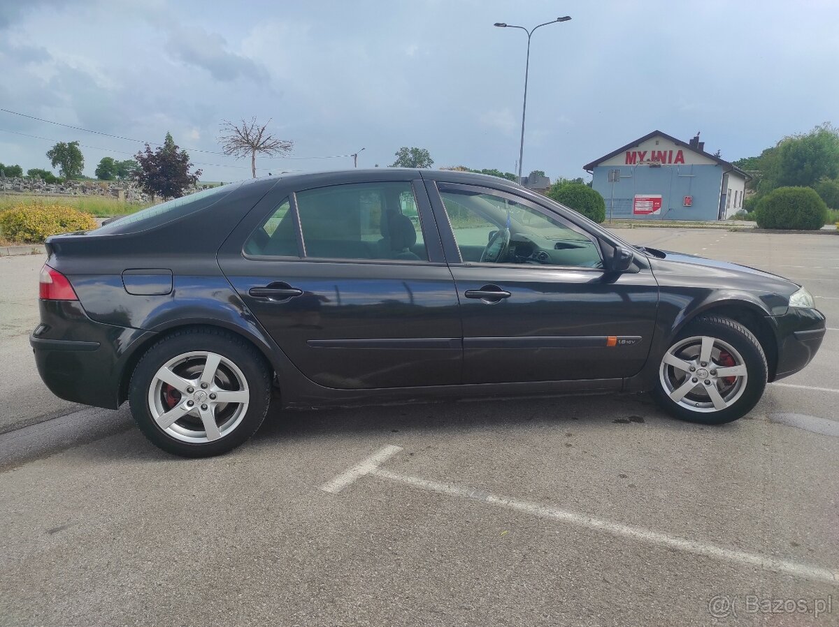 Piekna Renault Laguna 2002r hak, alusy, 2 x koła