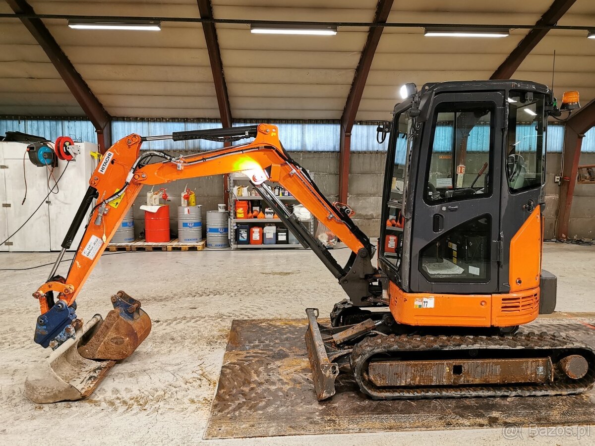 Minikoparka Hitachi ZX26U