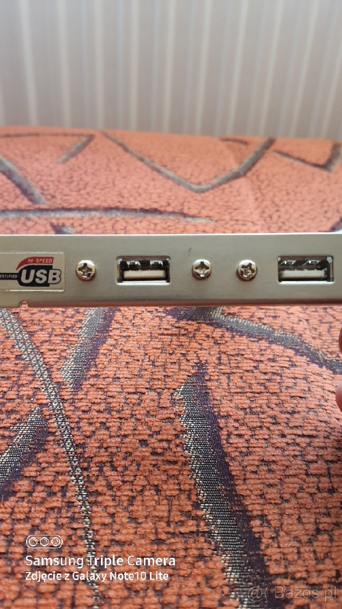 Śledź-  port 2 x usb