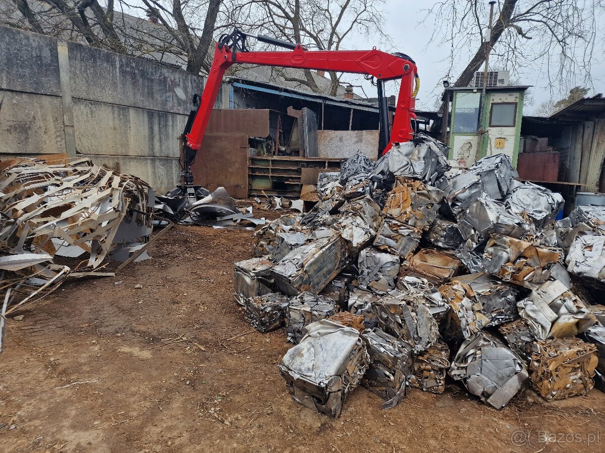 Wolnostojący żuraw HDS przeładunkowy stacjonarny