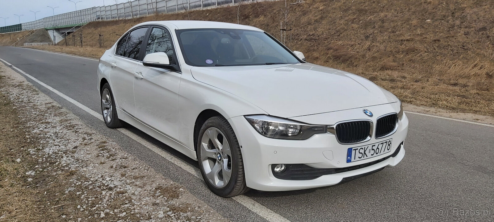 BMW 3 sedan 1,6i 136KM 44 900km NAVI KAMERA 360° EUROPA