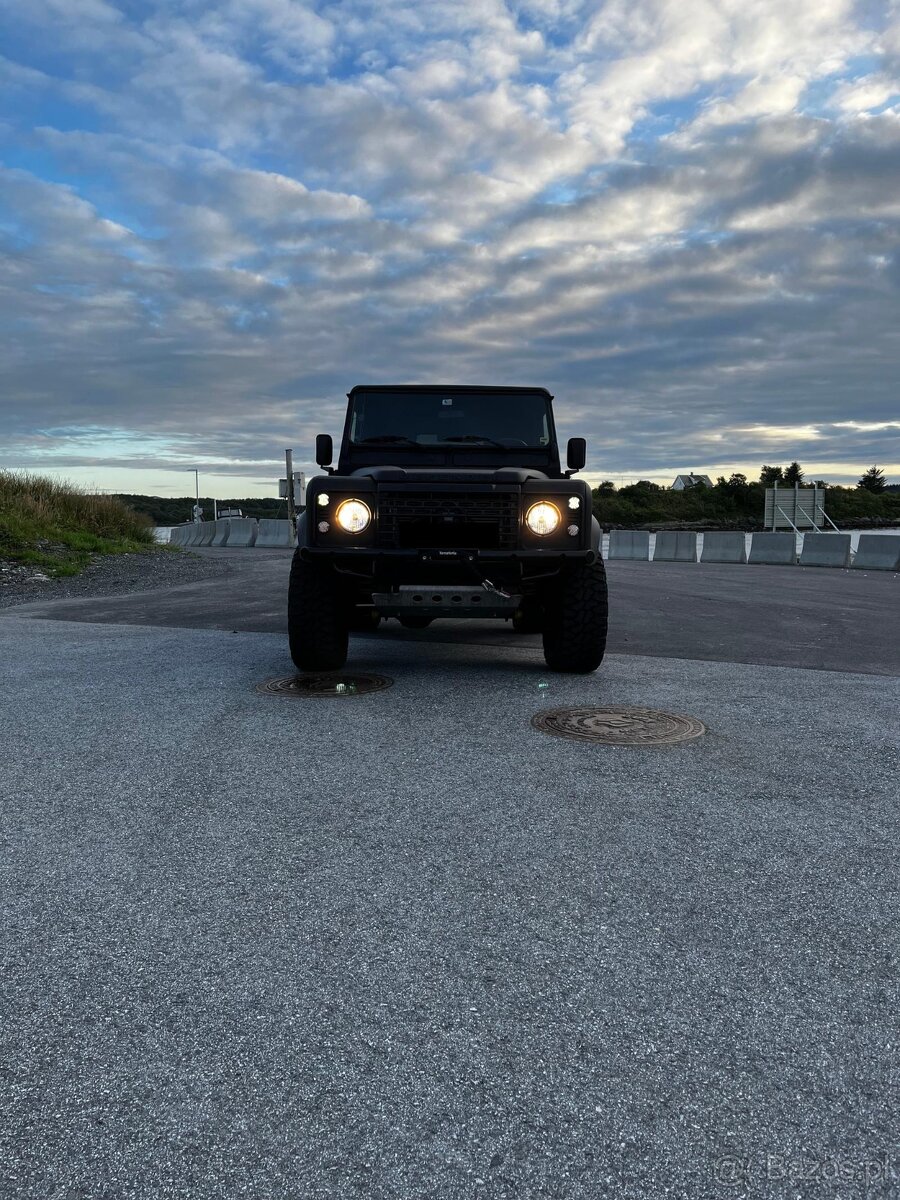 Land Rover Defender 2.5 TD5 110