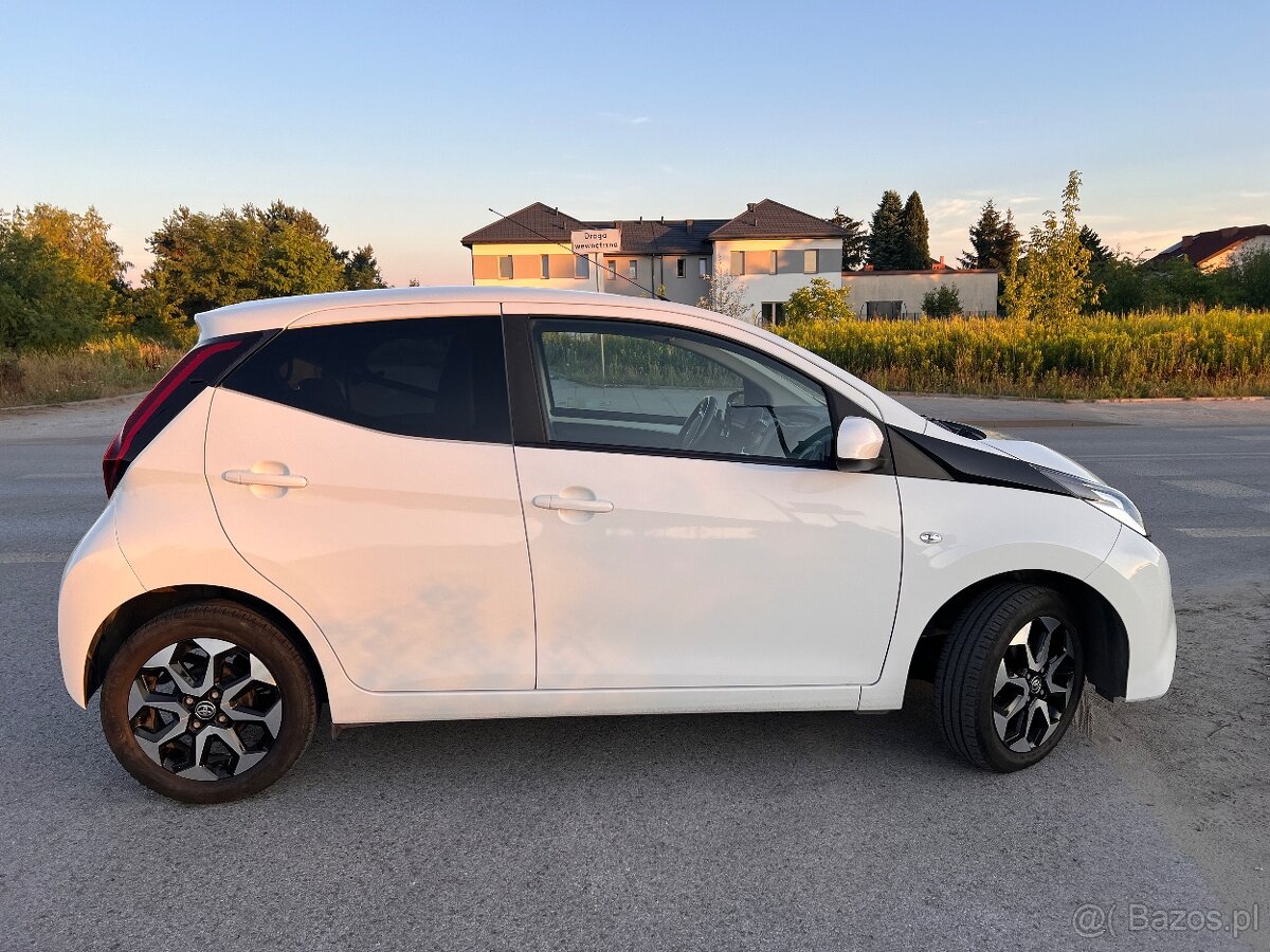 Toyota Aygo X-Play style connect 1.0 VVT-i (72 KM)