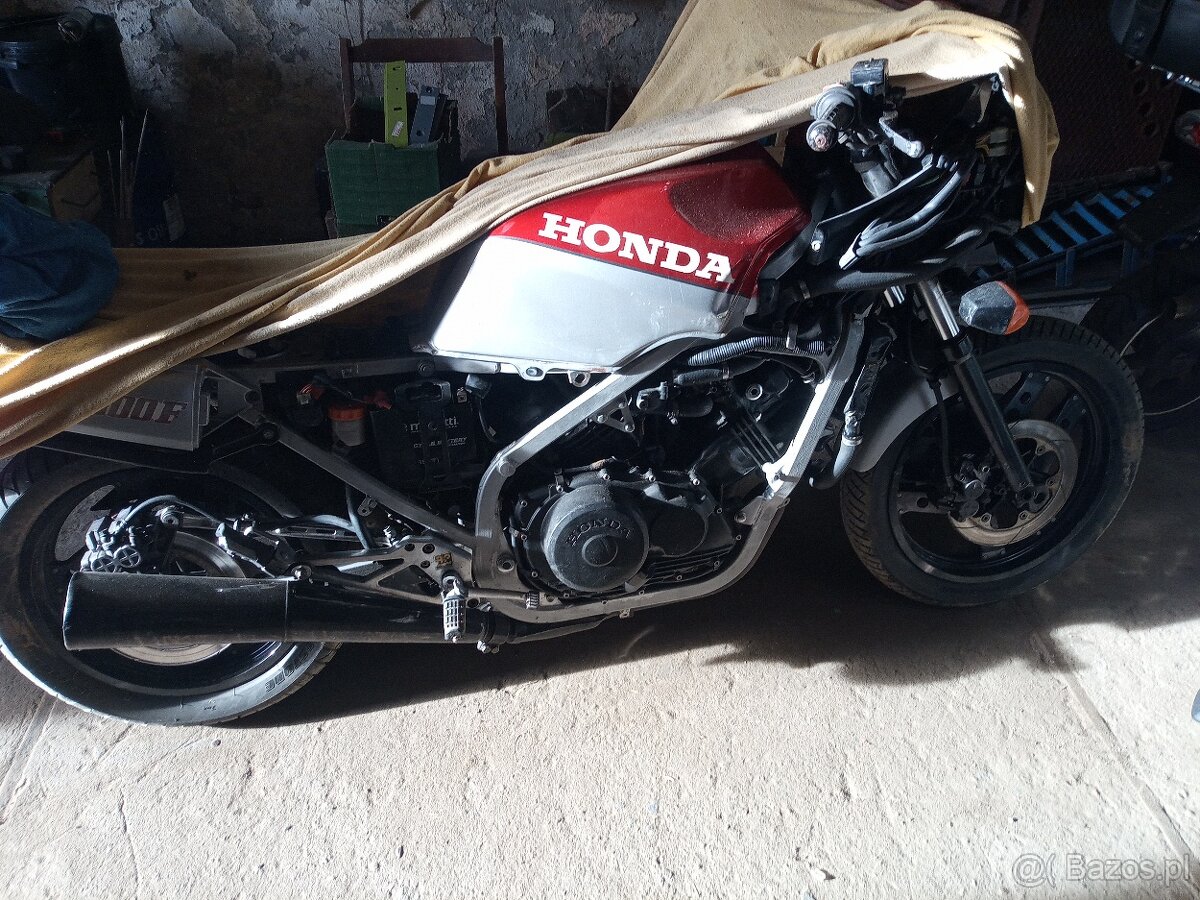 Honda VF 1000 F