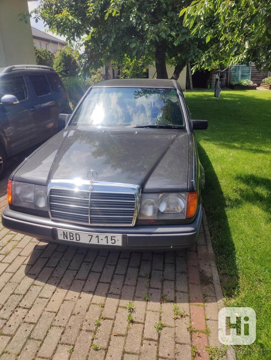 Mercedes-Benz 124 (230e)