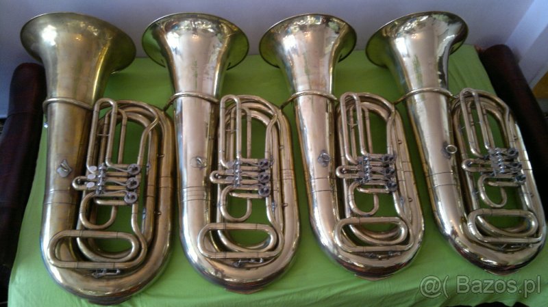 Tuba-Basowa-w stroju B