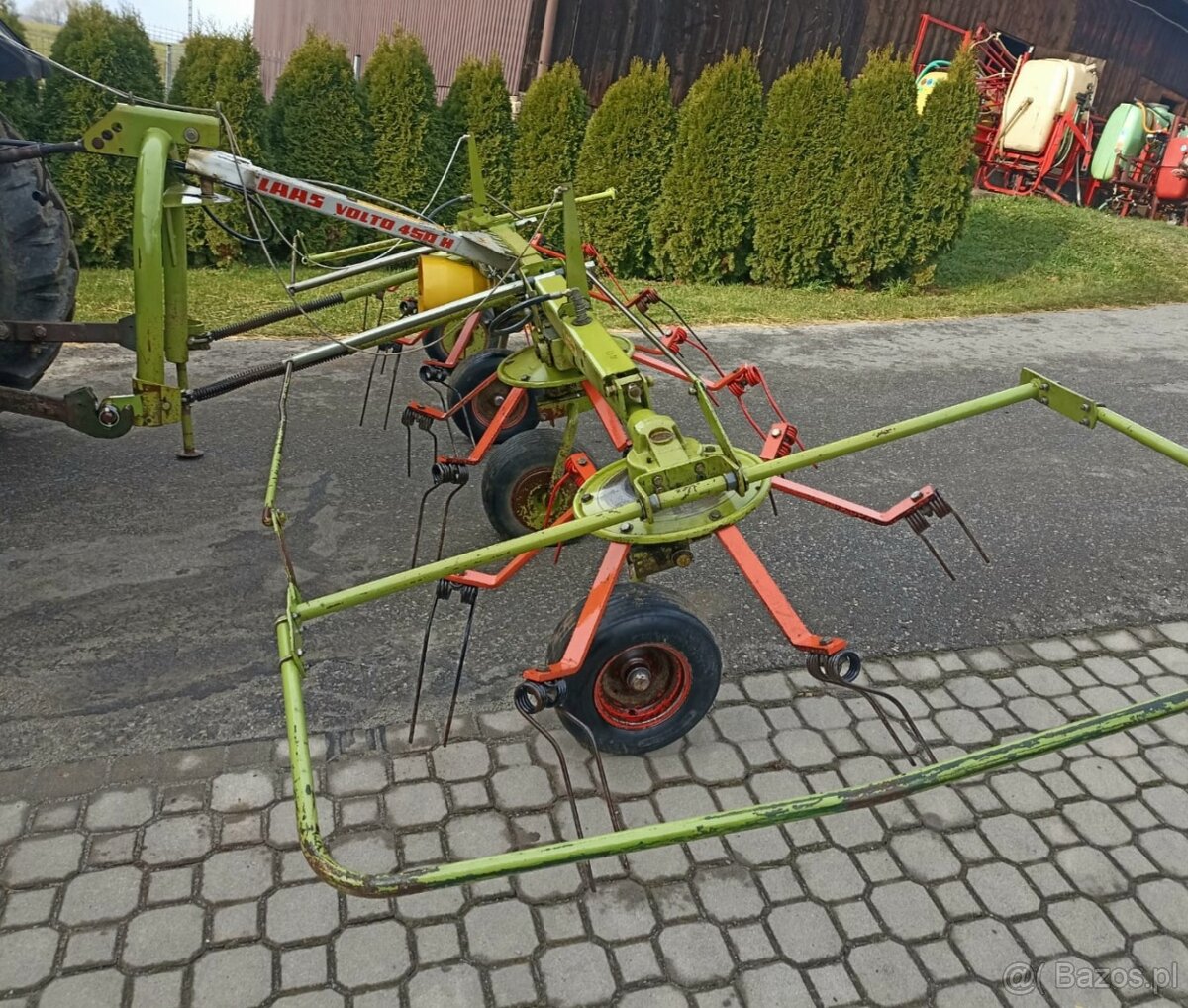 Przewracarka przetrząsacz karuzelowy Claas VOLTO 450 H