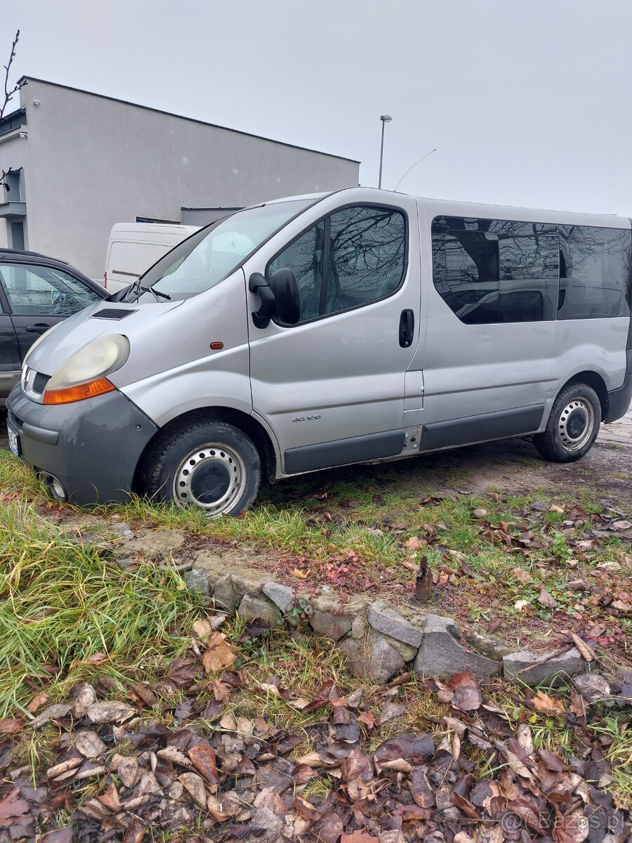 RENAULT TRAFIC