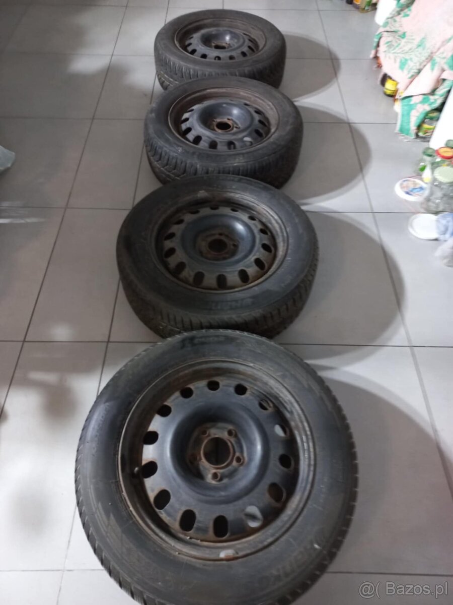 Sprzedam opony zimowe205/60r16 na stalowych felgach61/2jx16h