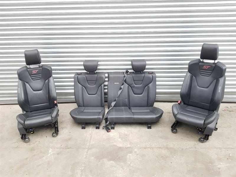 Kompletne wnętrze Forda Focusa ST MK3 Recaro