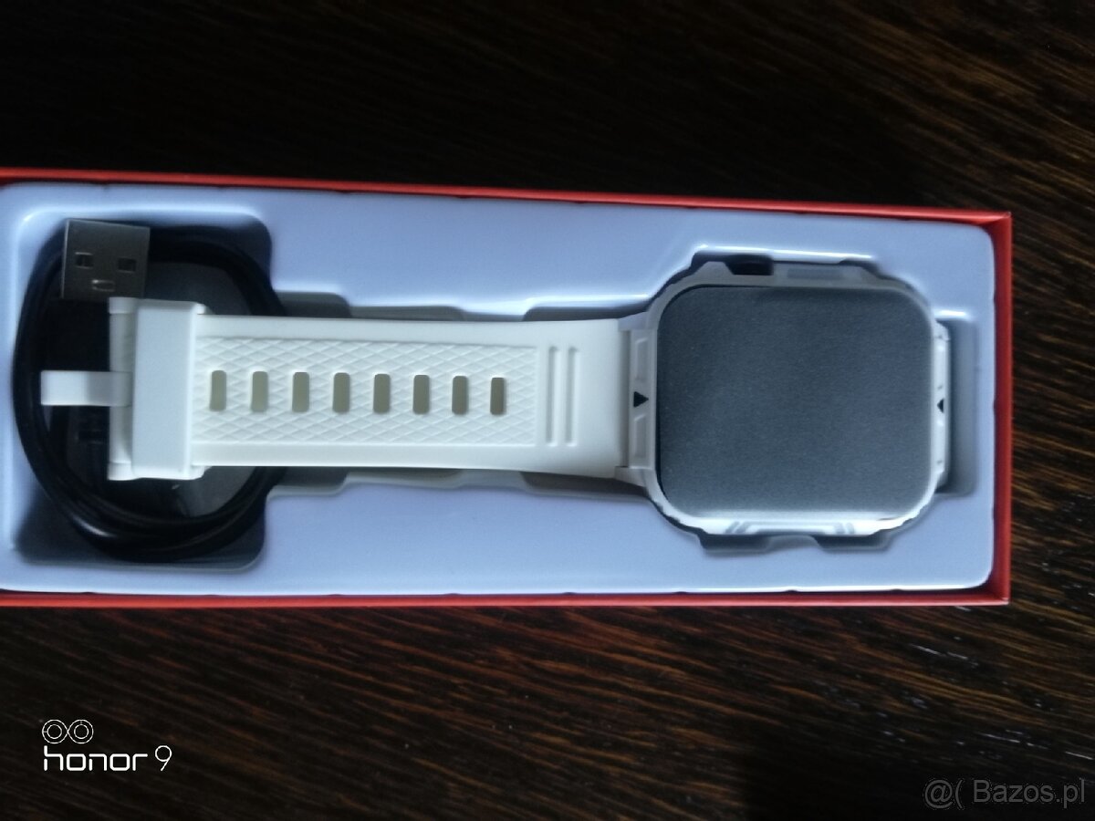 Smartwatch Liege biały