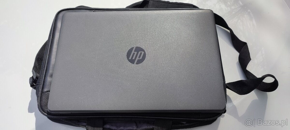 Syndyk sprzeda laptop HP TPN-C129.