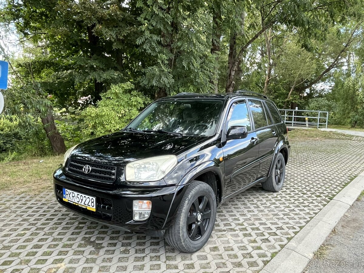 Toyota RAV4 czarna