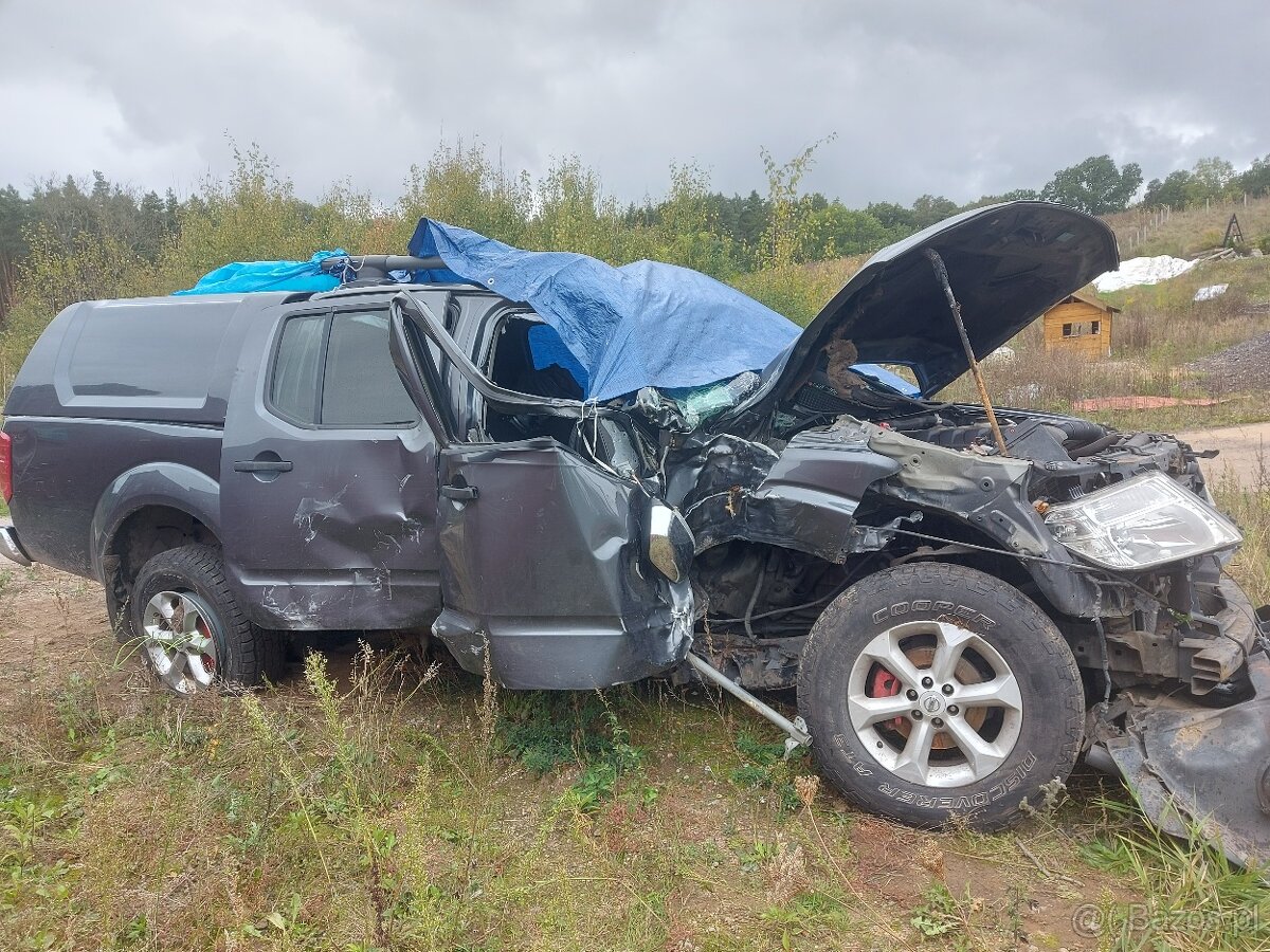 Nissan navara 2.5 tdi