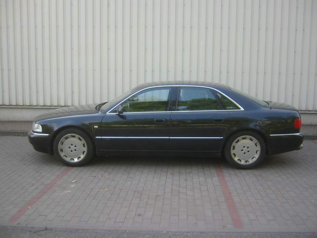 AUDI A8 D2 6.0 W12  420 km  -  cześci