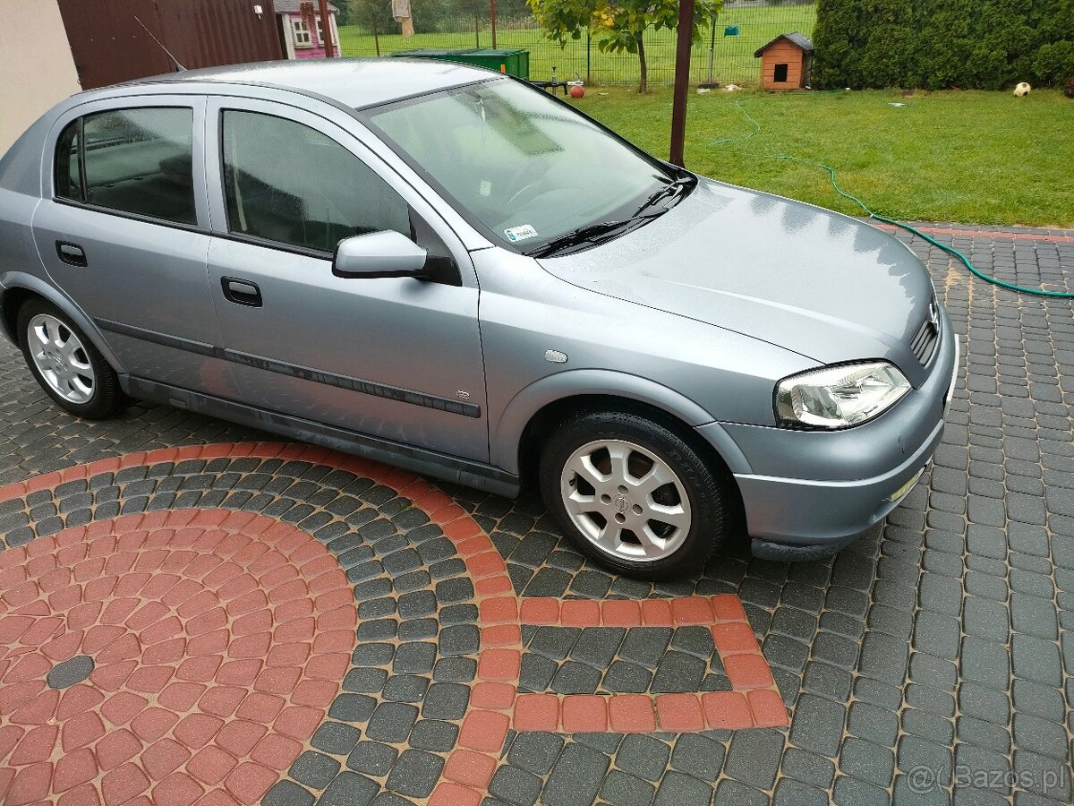 Opel Astra 2