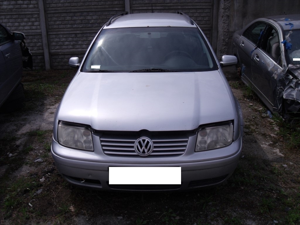 Volkswagen Bora kombi 1.9 TDI 130 KM 2001 r. na części