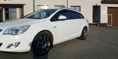 Astra J  1.4 mpi    Benzyna / gaz