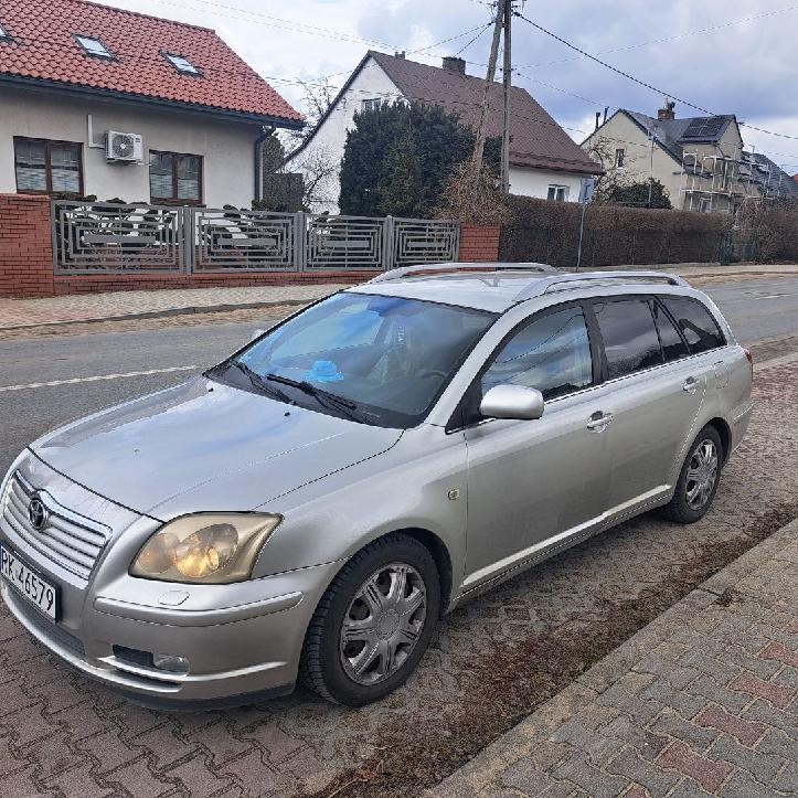 Sp" Sprzedam Toyota avensis 1.8 Benzyna 2004 rok