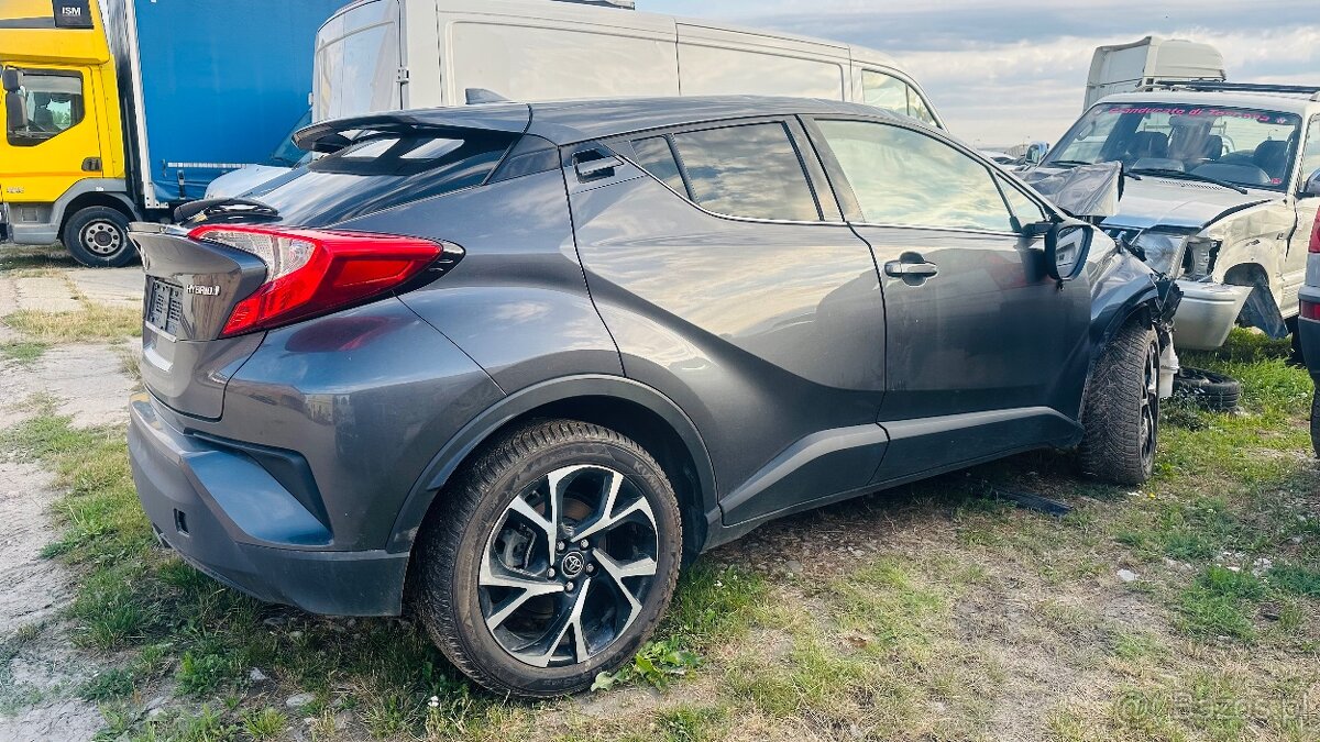 Toyota C-HR 1.8 Hybrid E-CVT