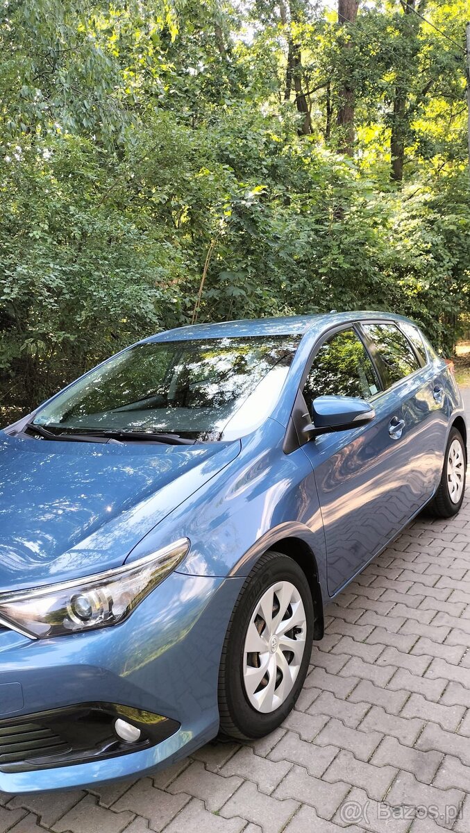 sprzedam toyota auris