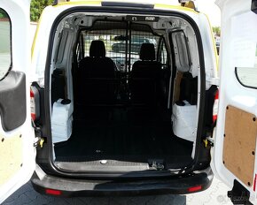 Ford Tourneo Courier - 10