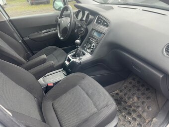 Peugeot 5008 1.6i 115kw, r.7/2011, klima, uszkodzony silnik - 10