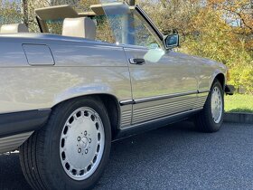 Mercedes-Benz 560 SL 1987r. R107 - 10