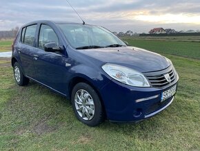 Sprzedam samochód Dacia Sandero z 2009 roku w stanie bardzo - 12