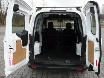 Ford Tourneo Courier - 12