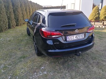 Opel Astra ST Business 1.6 diesel 2018 r 145000 przebieg - 13