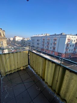 Mieszkanie o pow. 52.62m2, balkon, III piętro, do remontu, u - 14