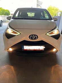 Toyota Aygo X-Play style connect 1.0 VVT-i (72 KM) - 17