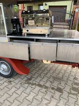 Jedyna taka kawiarenka na kołach , food truck - 17