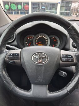 Sprzedam Toyota Rav 4 2.2 110kw 150km diesel - 19