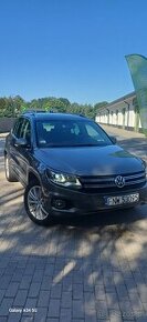 Volkswagen Tiguan - 1