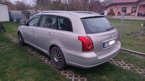 Toyota Avensis 1.8 benzyna + LPG