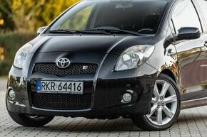 TOYOTA YARIS - 1