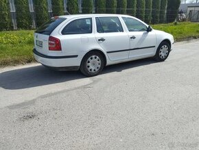 Skoda octavia 2 combi lpg 2012 1600 poj