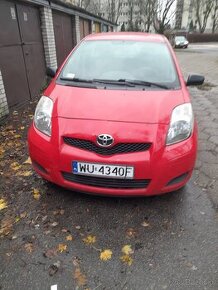 Sprzedam toyota yaris 2 ,poj.1.0 rok 2010