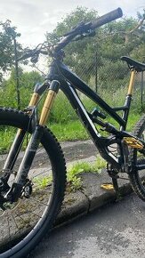 YT INDUSTRIES CAPRA CF PRO vel. M, enduro kolo černé barvy - 1