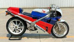 1990 Honda VFR 750 RC30 - 1