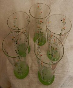 5 szklanek Czechosłowacjastare szkło malowane zielone