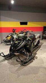 Skuter śnieżny Ski-Doo Smummit 1000sdi