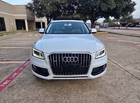 Audi Q5 Quattro Premium Plus AWD - 2