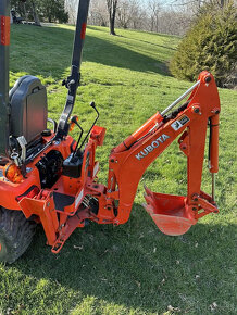 Kubota B25 Traktorek z koparka i ładowaczem czołowym - 2