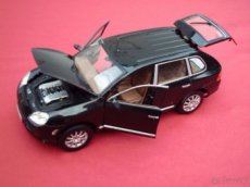 Model  Porsche Ceyene Skala 1/18 Mercedes G Klasa,SL 500 - 2