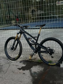 YT INDUSTRIES CAPRA CF PRO vel. M, enduro kolo černé barvy - 2