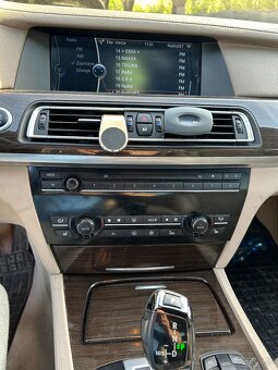 BMW 750i xdrive f01 - 2